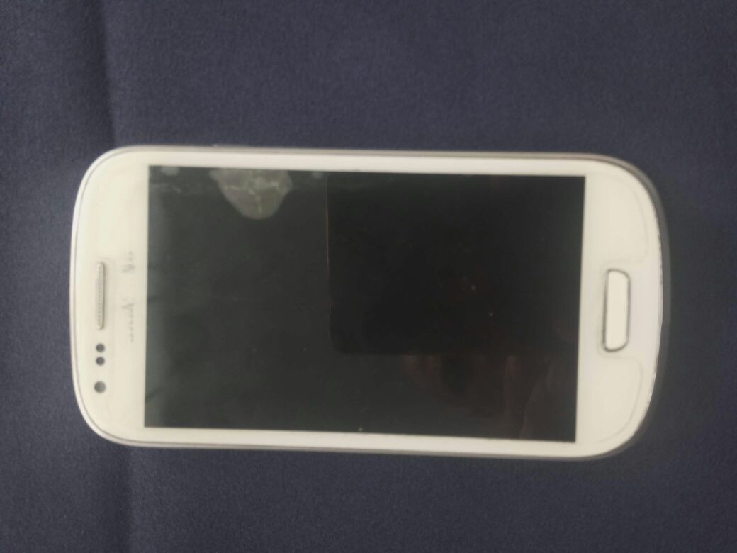 Продавам Samsung GT-I8190