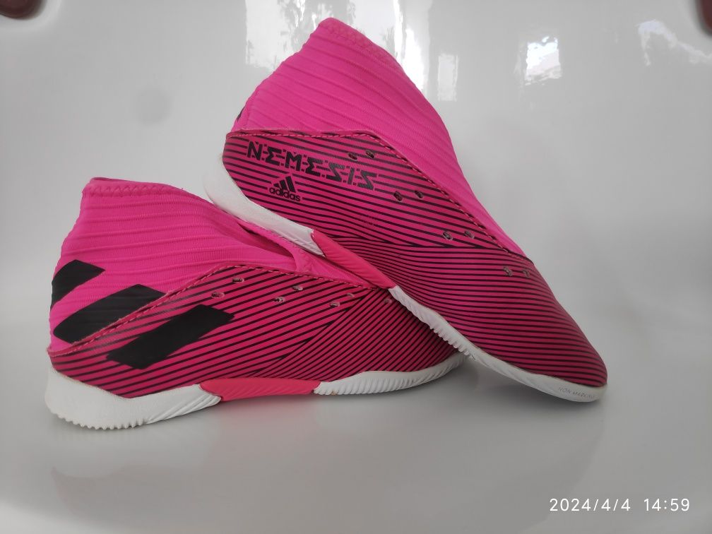 Кроссовки Adidas Nemesis в отличном состоянии продаются!