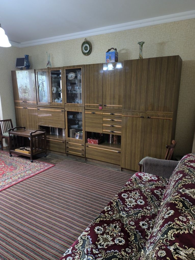 62 м2 акфа рамы железная дверь. 2 х ком квартиру Сергели 1 . 3/9 чиста