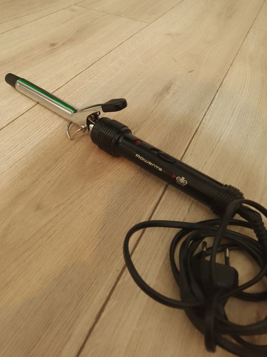 Ondulator de păr Rowenta
Detalii tehnice
Putere: 14 W
Diametru cilin