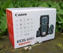 Фотоапарат Canon 600D с 18-55mm обектив, чанта, кутия и аксесоари