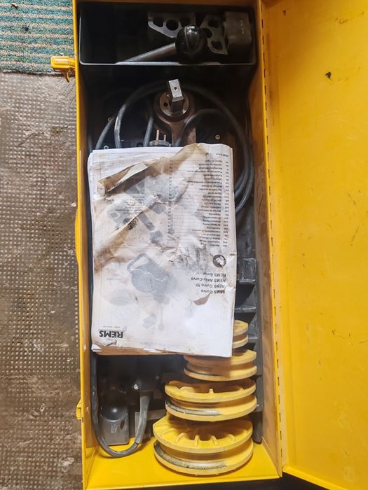 Presă de îndoit țeavă