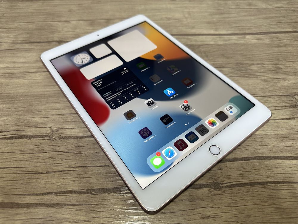 Продам Apple iPad 8 32Gb Gold