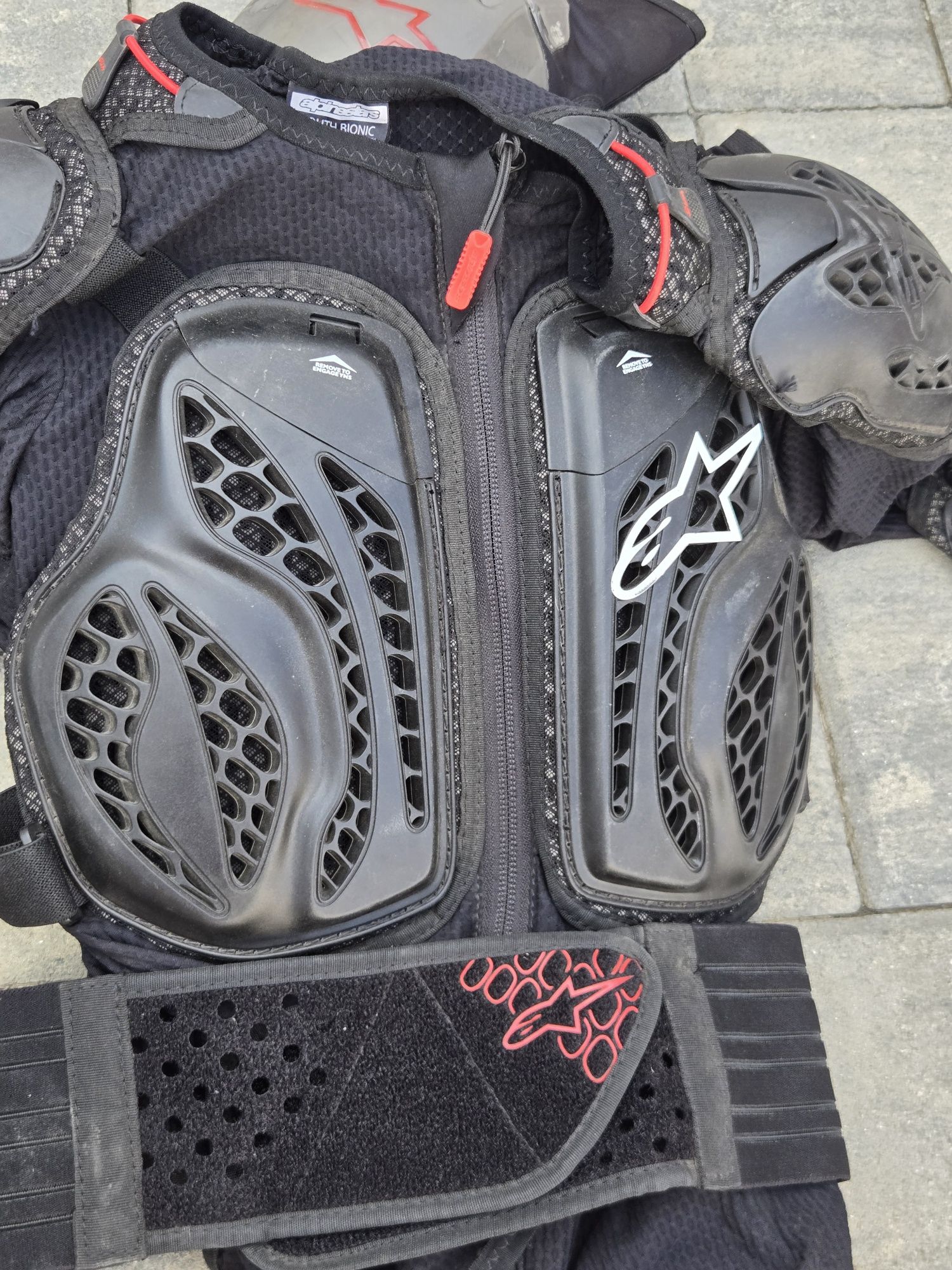 Armură de protecție ALPINESTAR si genunchiere Alpinestar