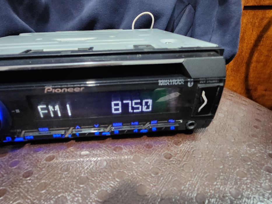 Продам магнитолу пионер 4250 бт