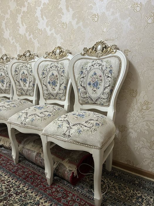 Стулья для гостинной
