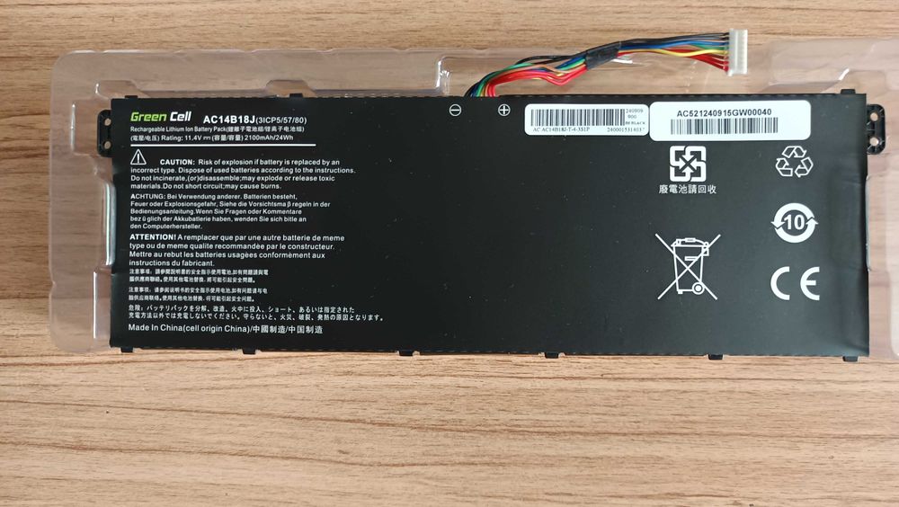 Vând acumulator laptop Acer,absolut nou !