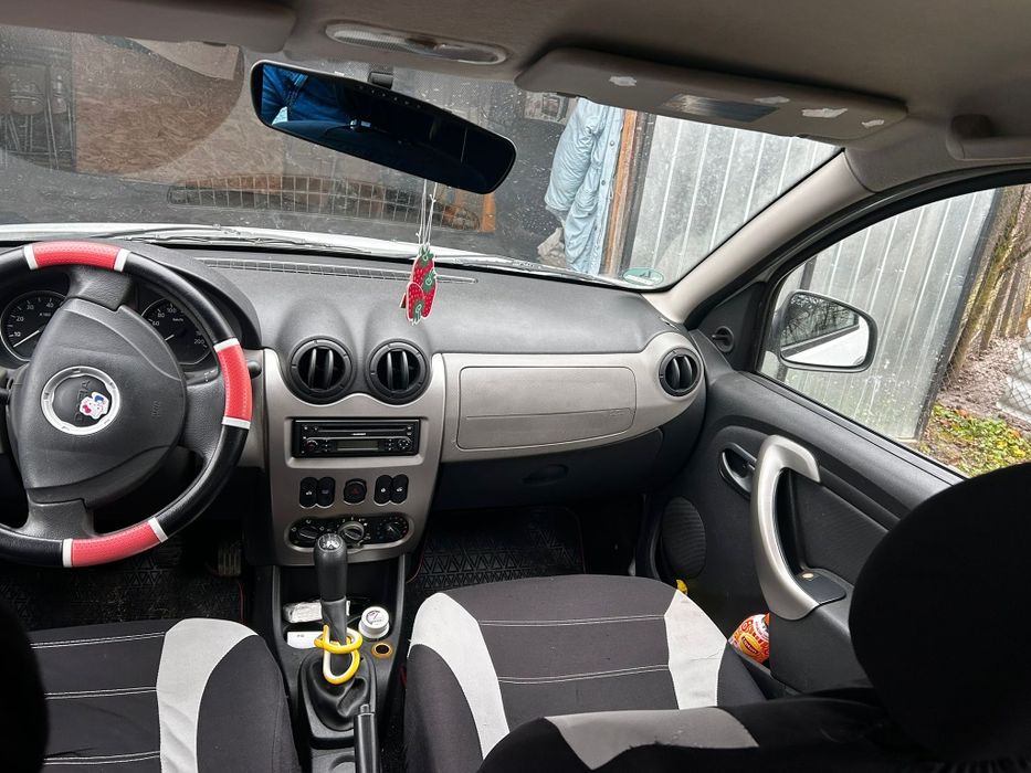 Vând Dacia Sandero 1.2