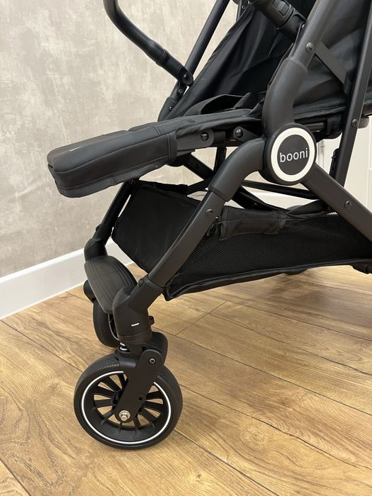 Коляска новая