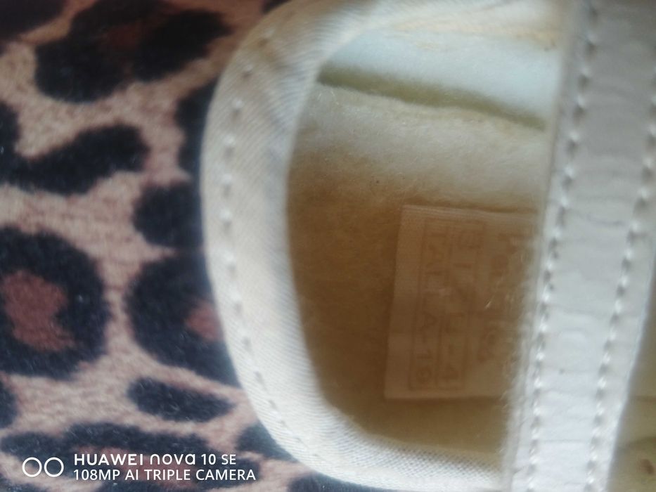 Бебешка блузка с леопардов принт 62-68 см и обувчици 19