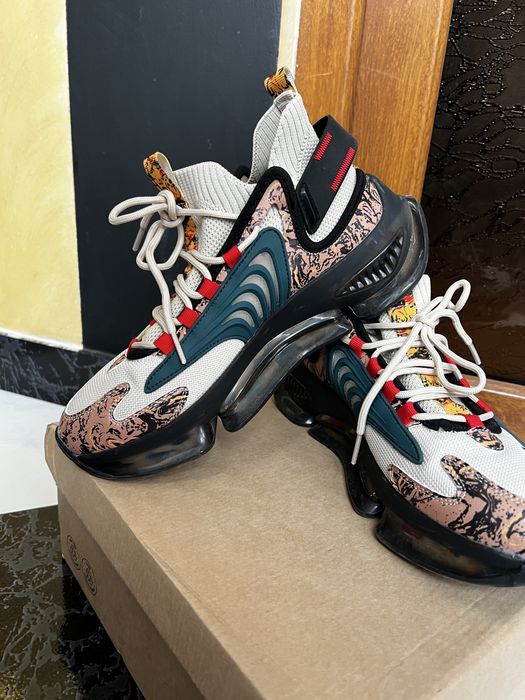 Adidasi Epica marimea 40..din pacate sunt lucrati mici pt mine