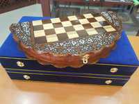Подарочный шахмат из орехового дерева