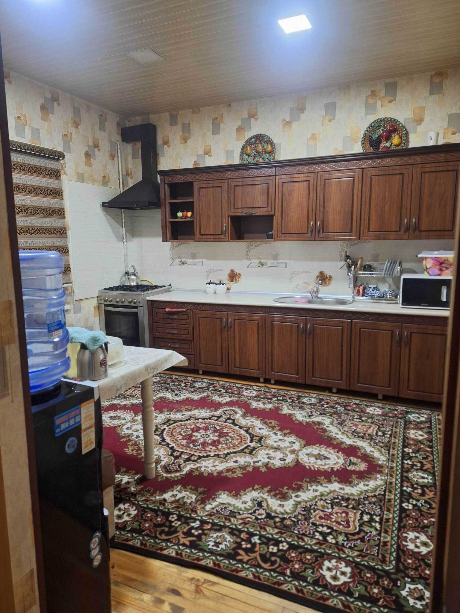 Xoji ota masjidi yonida Shinam xovli sotiladi.