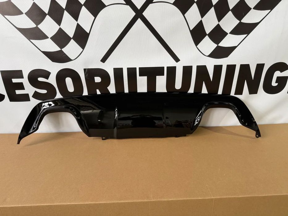 Difuzor bara spate model M5 BMW seria 5 E60(2004-2009) negru lucios