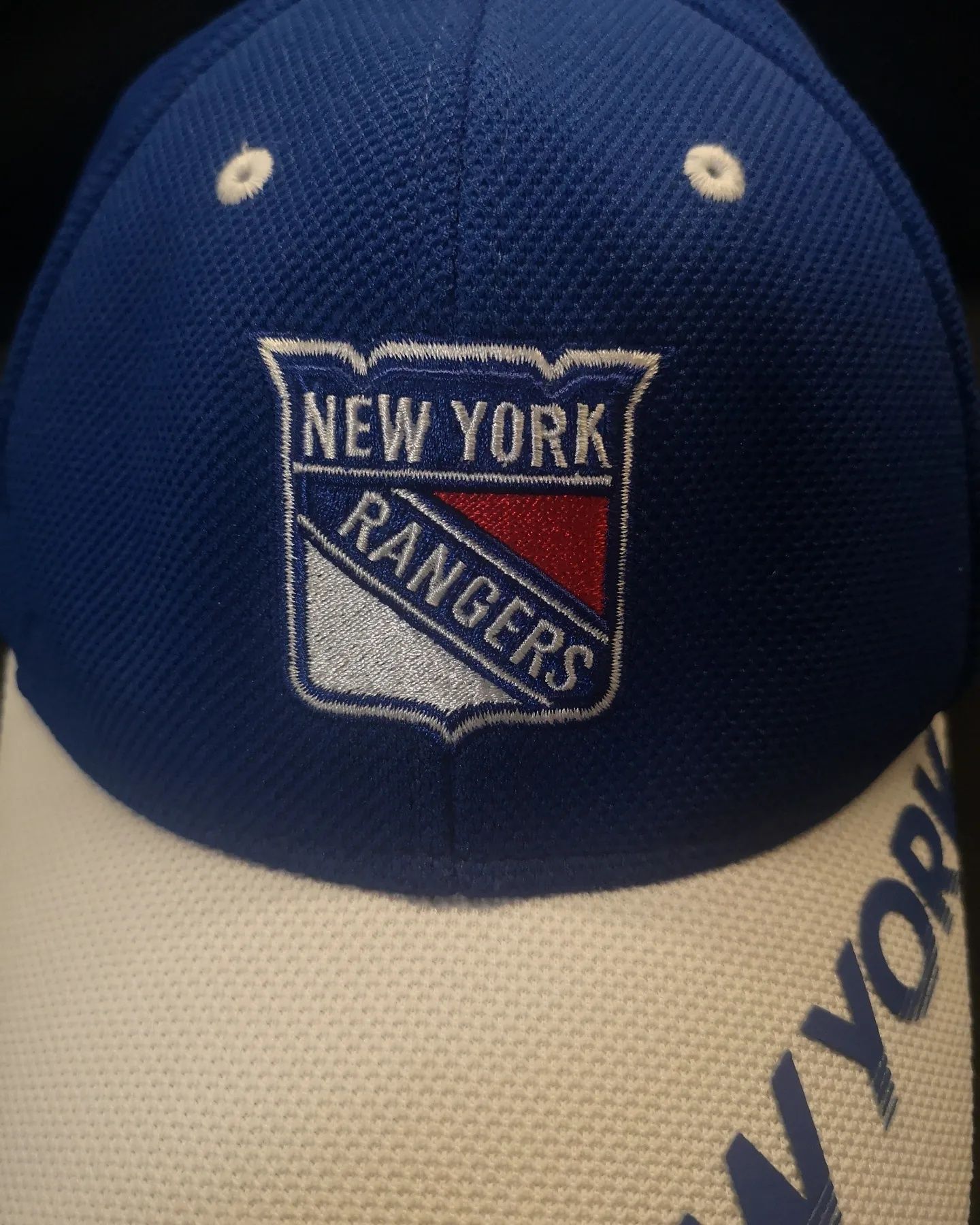 Шапка на New York Rangers