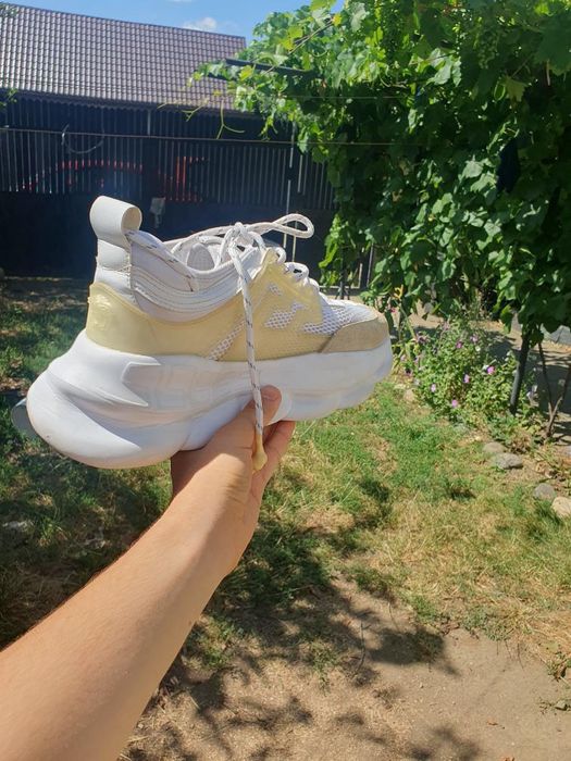 Versace Chain Reaction