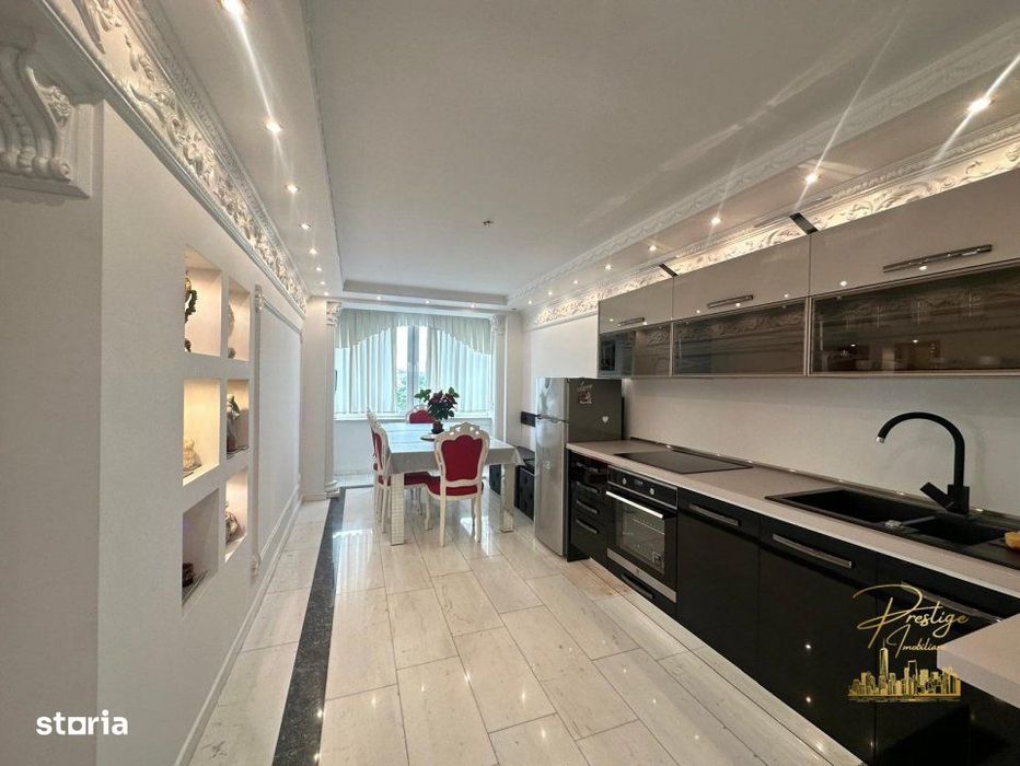 Apartament unic cu 3 camere de vanzare in zona Rogerius - Oradea