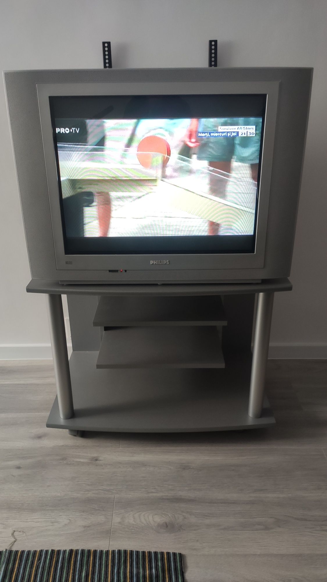 Televizor Philips diag 72cm-comoda pe roți