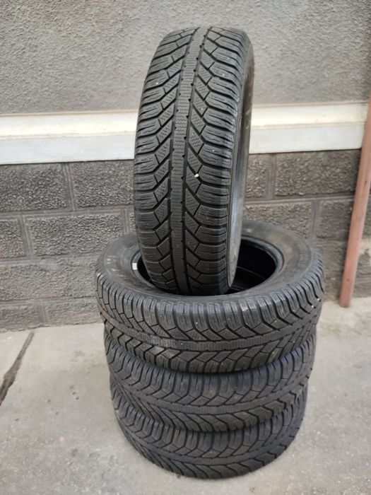 Vând Set Cauciucuri 185/65/15 M+S Semperit Import recent Germania