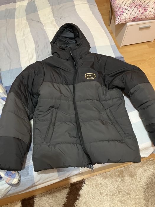 Зимно яке Nike чисто ново