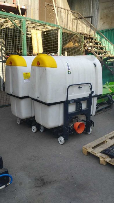 1 000 литровый опрыскиватель для полей