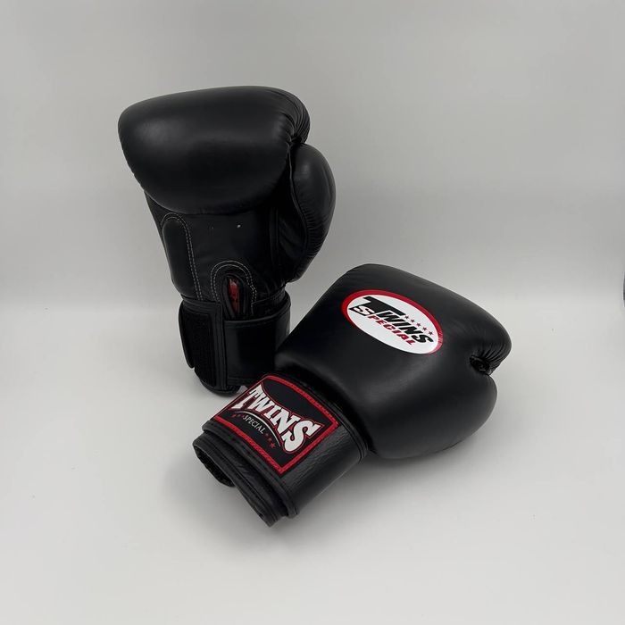 бокс перчатка оригинал Twins tailand