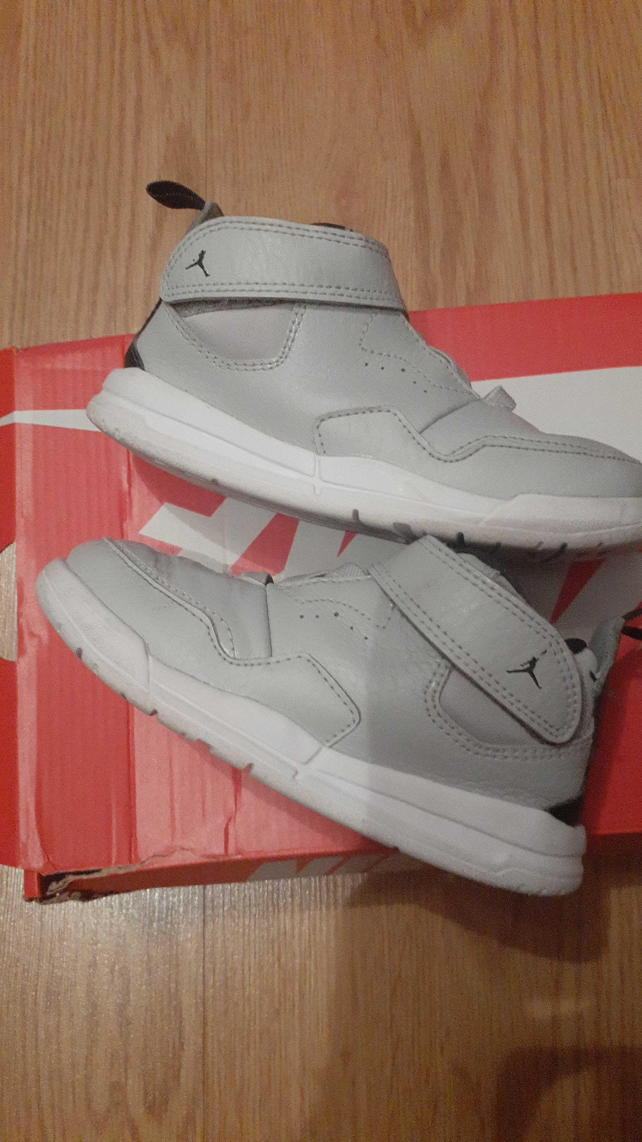 Ghetute Nike Jordan, piele, marime 26