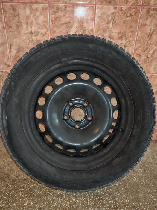 Set 4 Jante oțel GM Opel și anvelope iarnă Nokian 205 60 R16