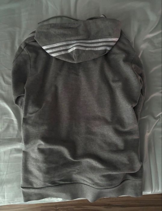 Adidas essentials от новите модели