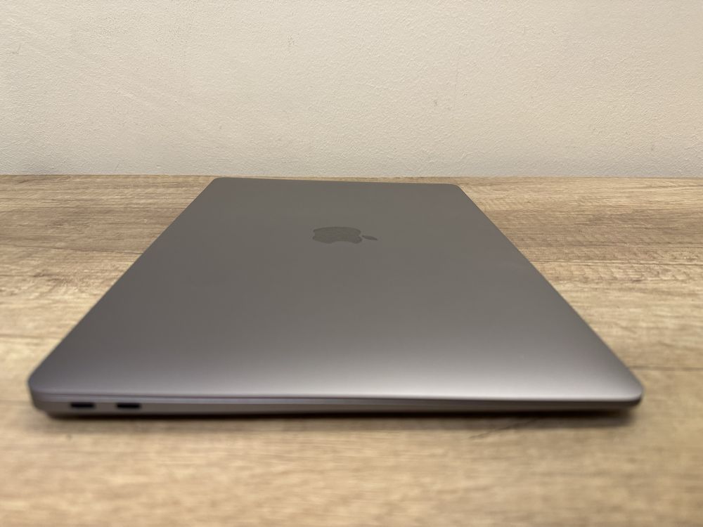 Macbook Air 13’’ 2020 Retina | Intel i3 | 8GB RAM | 256 SSD