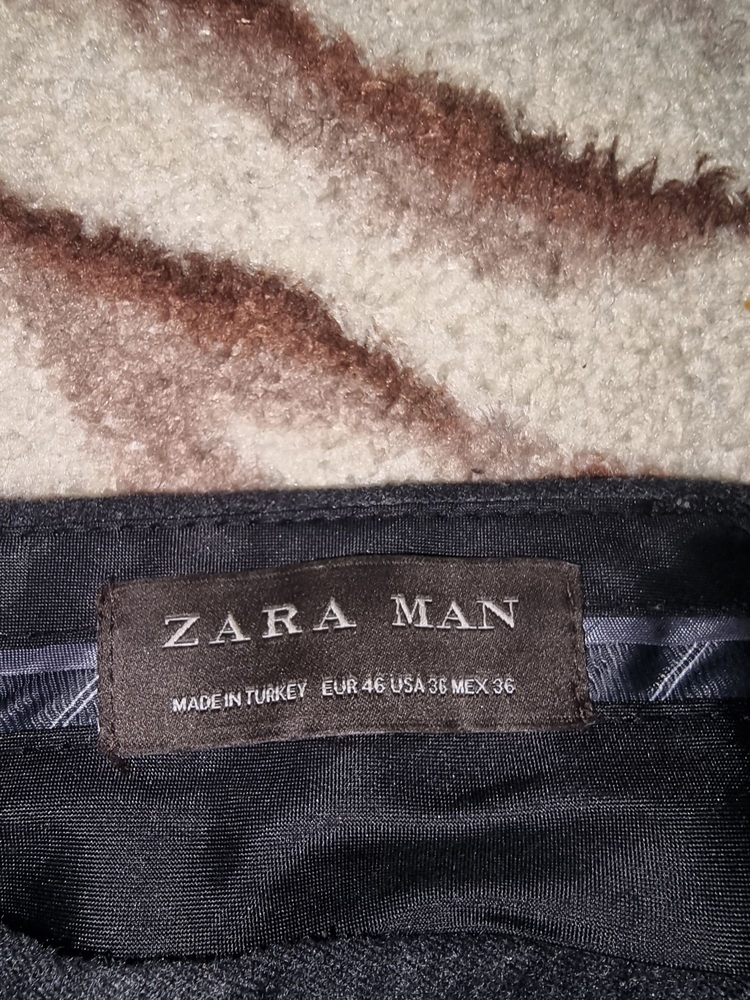 Pantaloni casual zara