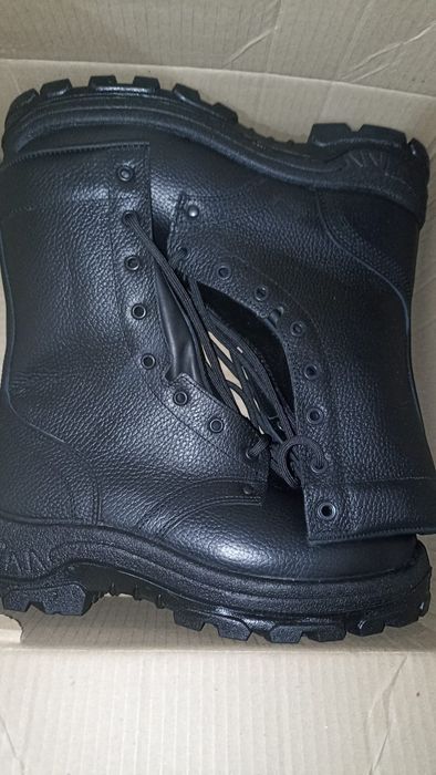 Продам берцы новыи