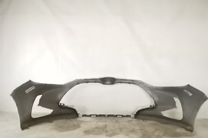 Предна броня Оригинална В добро състояние Тойота Ярис / Toyota Yaris X