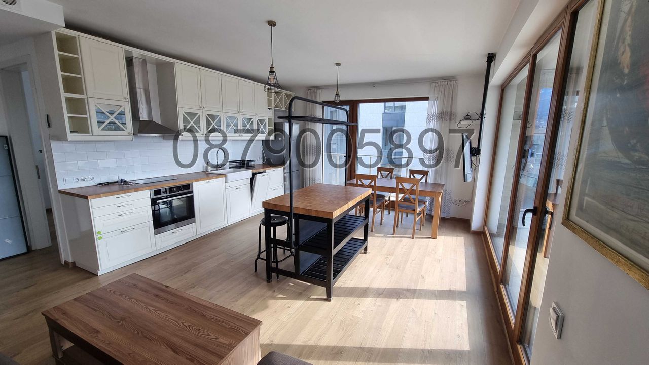 Дава се под наем Тристаен апартамент в София, Център - 105 кв.м за 1100 € - Снимка #1