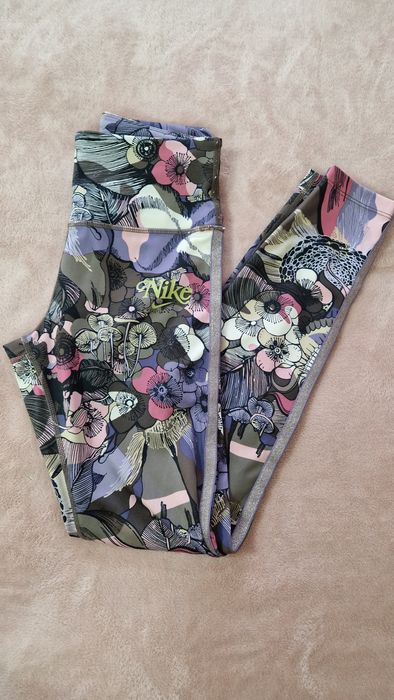 Спортни дрехи Nike