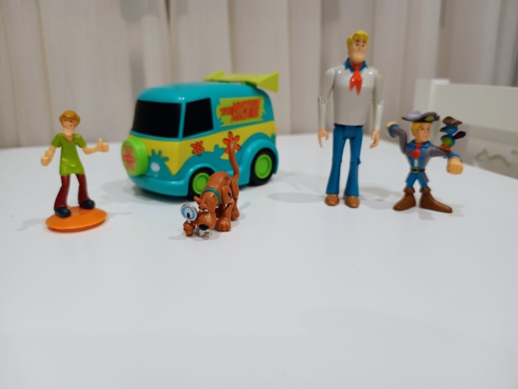 Lot ScoobyDoo Hanna Barbera masina misterelor + figurine jucarii copii