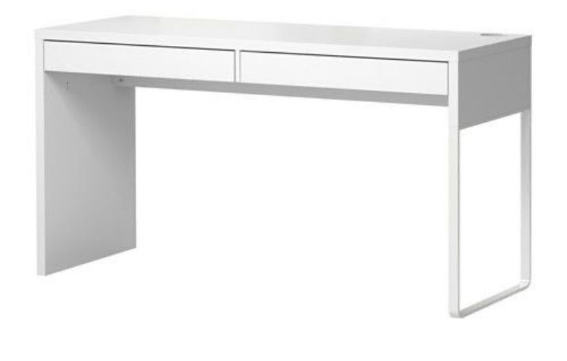 Продаю письменный стол серии Микке ИКЕА