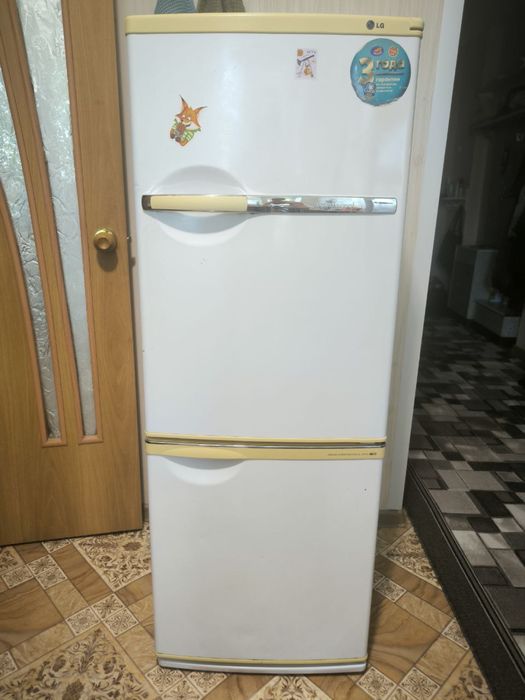 Продам холодильник б/у