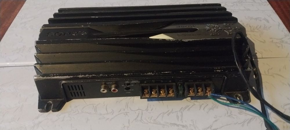 Ассалоумуалейкум,сотилади,усилитель,хорошый,,и мафоны,и колонкй,