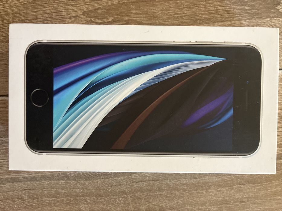 Продавам IPhone se 2020