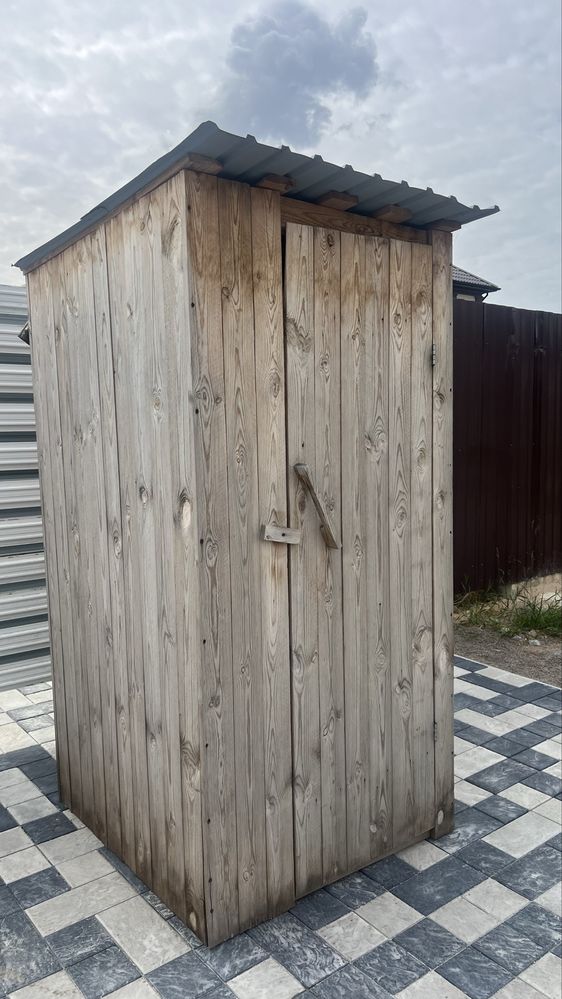 Продам деревяный туалет