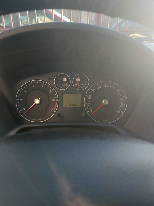 Vand Ford Fusion, motor 1.4 , 2008 , 175000 km reali, bine intretinuta