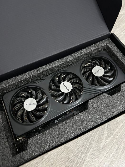 Видеокарта GIGABYTE GeForce RTX 4060 GAMING OC 8 Гб