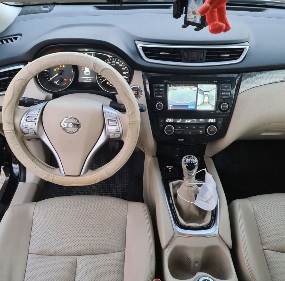 Nissan X-Trail Tekna 1,6 D 4*4 , 121000 km , 360* , negru cu piele bej