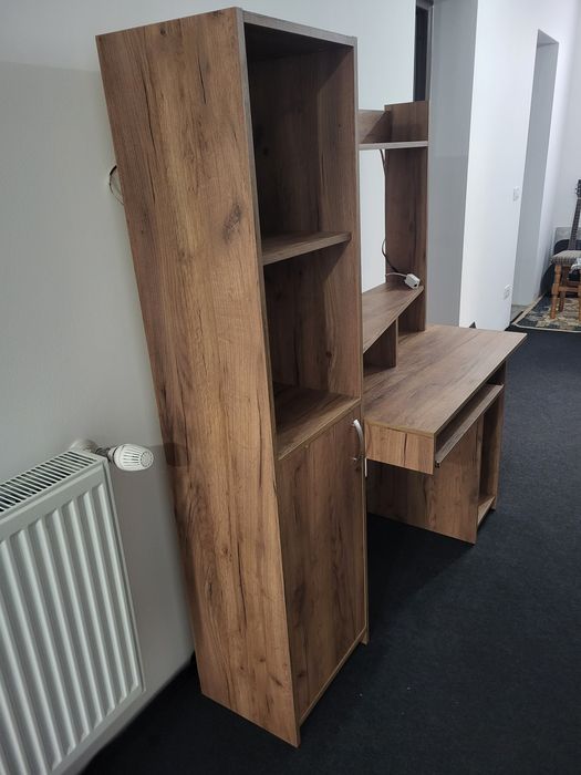 Birou mare cu spatii de depozitare + dulap soft-close, stare excelenta