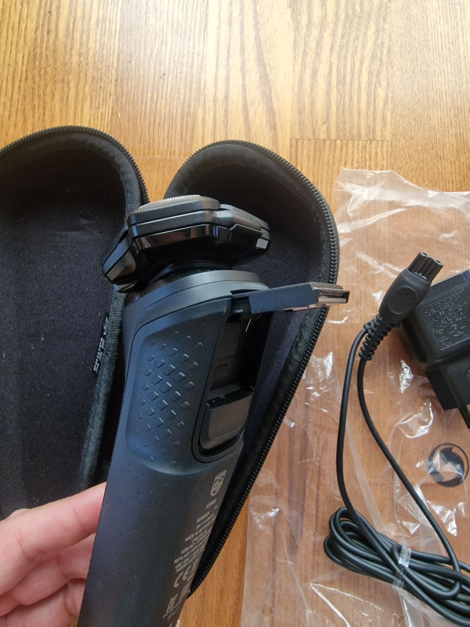 Aparat de barbierit PHILIPS Shaver Seria 5000 S5886/30, barbierit umed