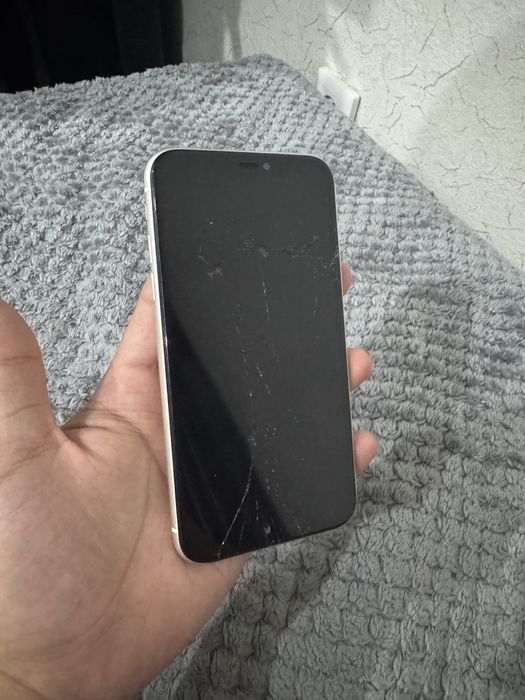 Продам Iphone 11
