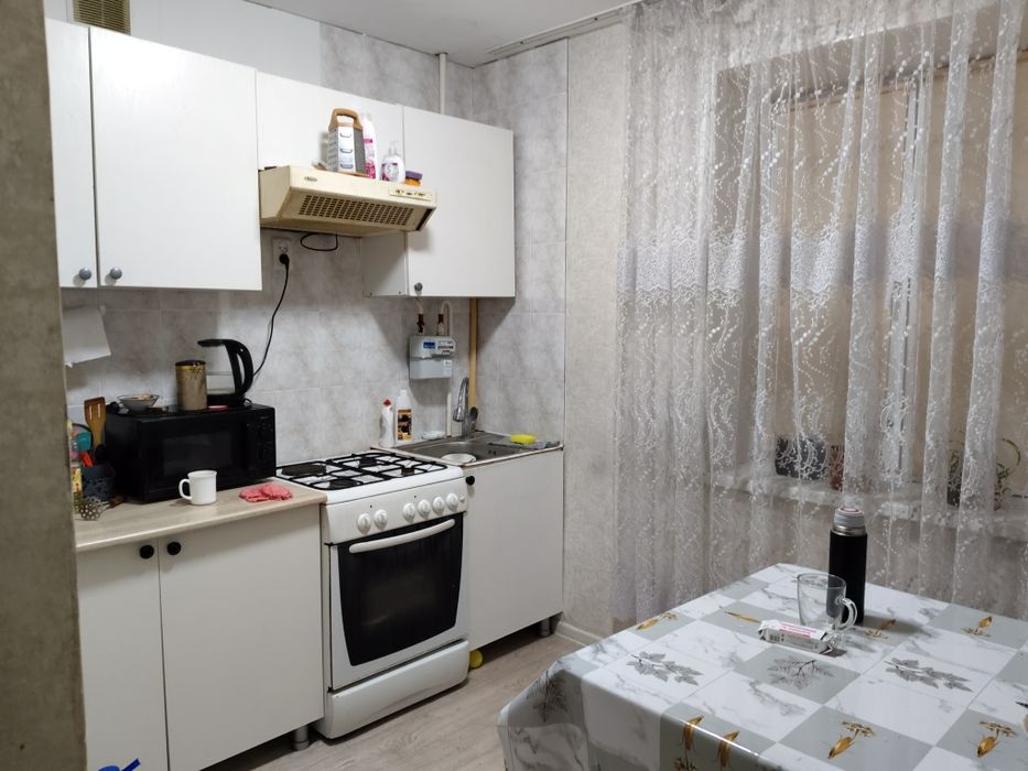 Сдам 3 ком. Энергоцентр, ПВХ, 1/5, мебел., техника, 180 тыс.+ком.