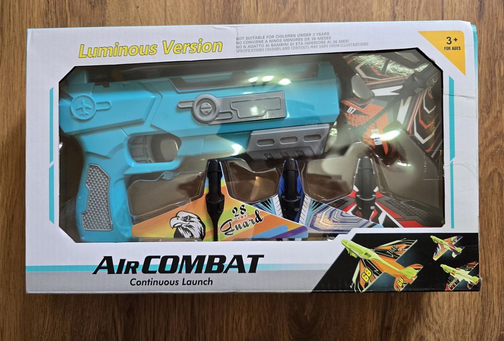 Air Combat - пистолет изтрелващ самолети