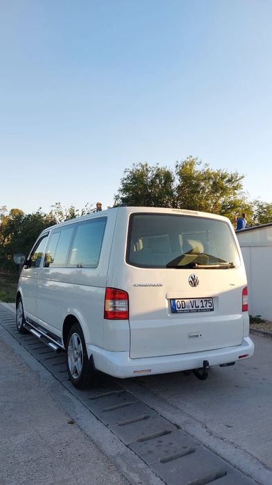 Vând vw t5 caravelle 8 locuri